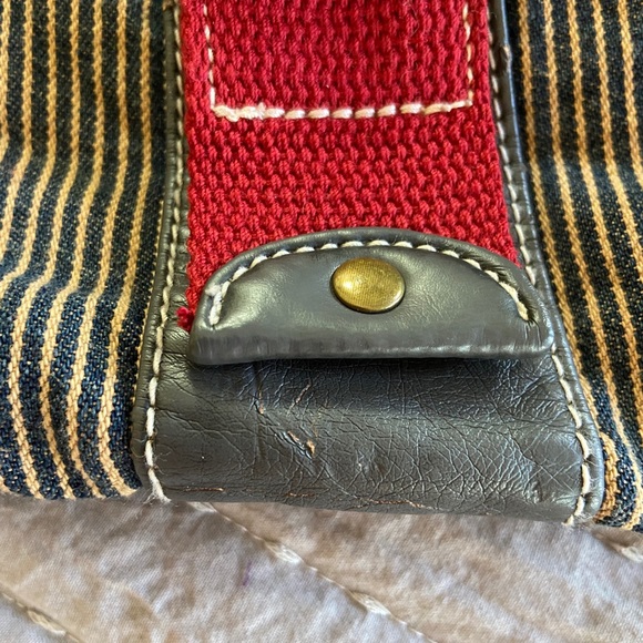 4/$16 Old Navy Shoulder Bag plus Life is Good Shoulder Bag - Picture 9 of 16